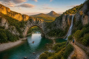 Majestueux pont darc et gorges de lardeche