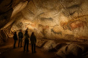 Art prehistorique dans la grotte de niaux